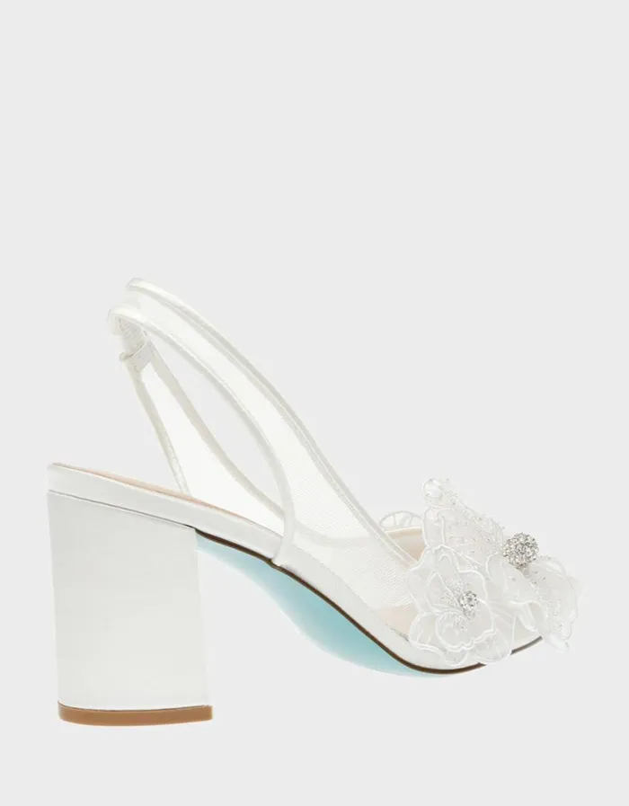 Betsey Johnson Women PETRA IVORY Ivory