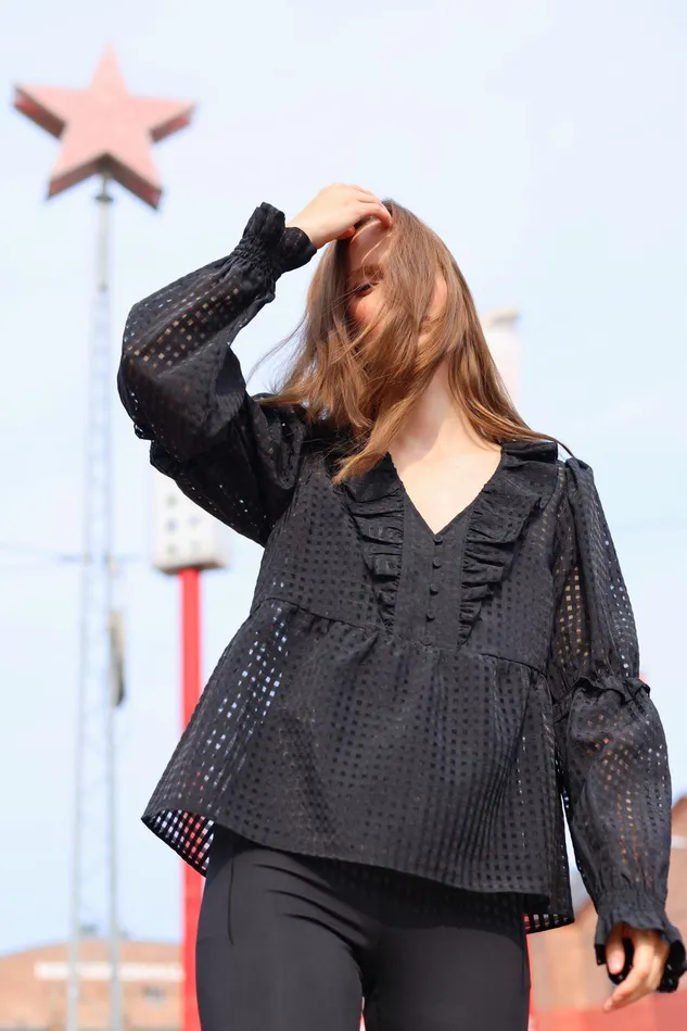 Lyon Blouse 8211 Black Women Cras Tops
