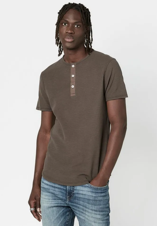 Men Relaxed Kosory Henley TShirt Chocolate Buffalo David Bitton Tops and Tees