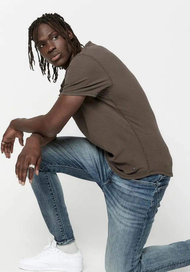 Men Relaxed Kosory Henley TShirt Chocolate Buffalo David Bitton Tops and Tees