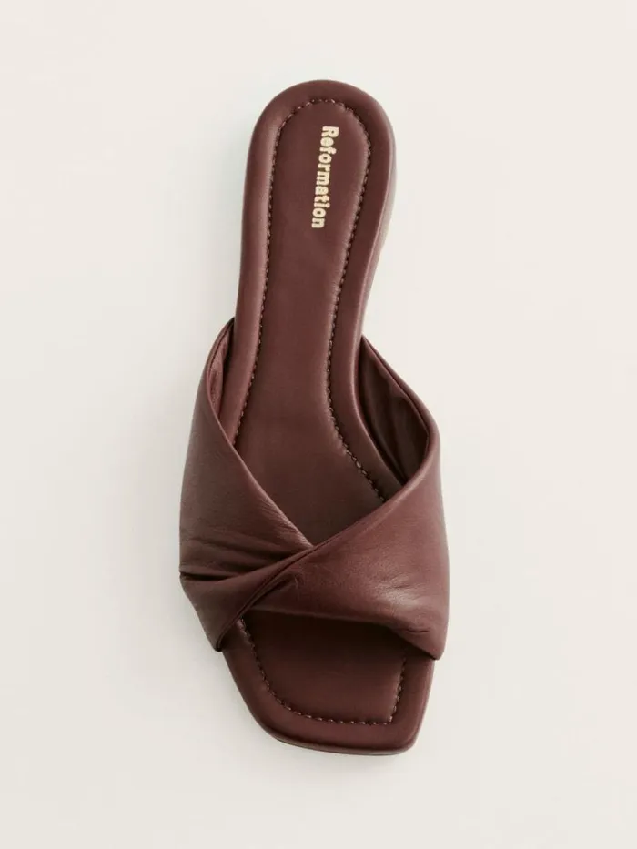 Shoes The Reformation Mikki Twist Flat Sandal Chestnut