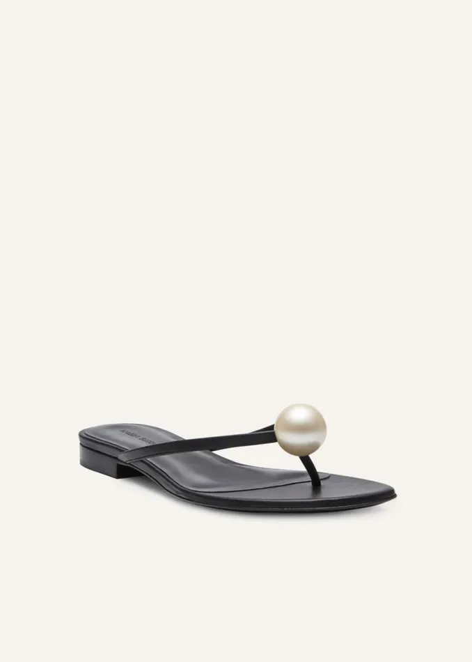 Shop Magda Butrym Shoes Flat Thong Pearl Sandals In Black Leather Shop Magda Butrym Shoes Flat Thong Pearl Sandals In Black Leather