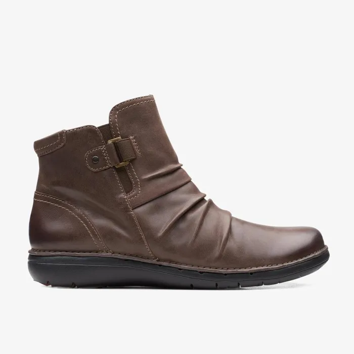 Un Loop Top Dark Brown Women Clarks Boots and Booties