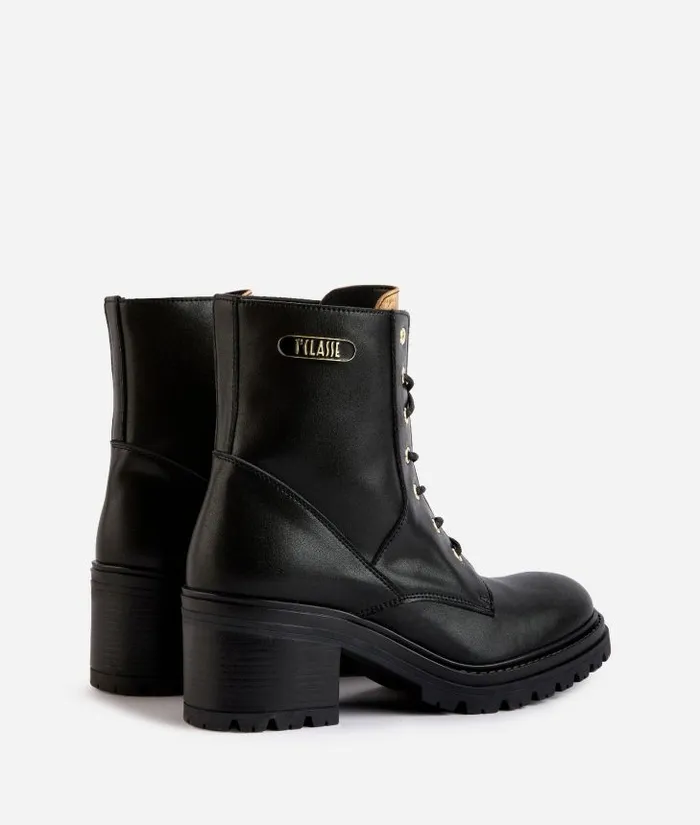 Woman Boots and Booties Alviero Martini Smooth Leather LaceUp Boots With 1 Classe Enamelled Tag Black