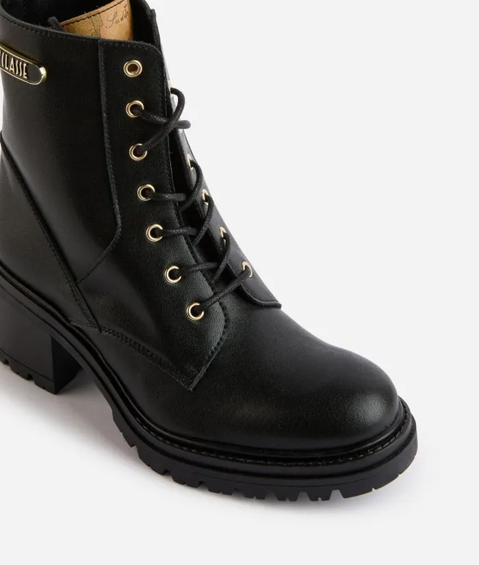 Woman Boots and Booties Alviero Martini Smooth Leather LaceUp Boots With 1 Classe Enamelled Tag Black
