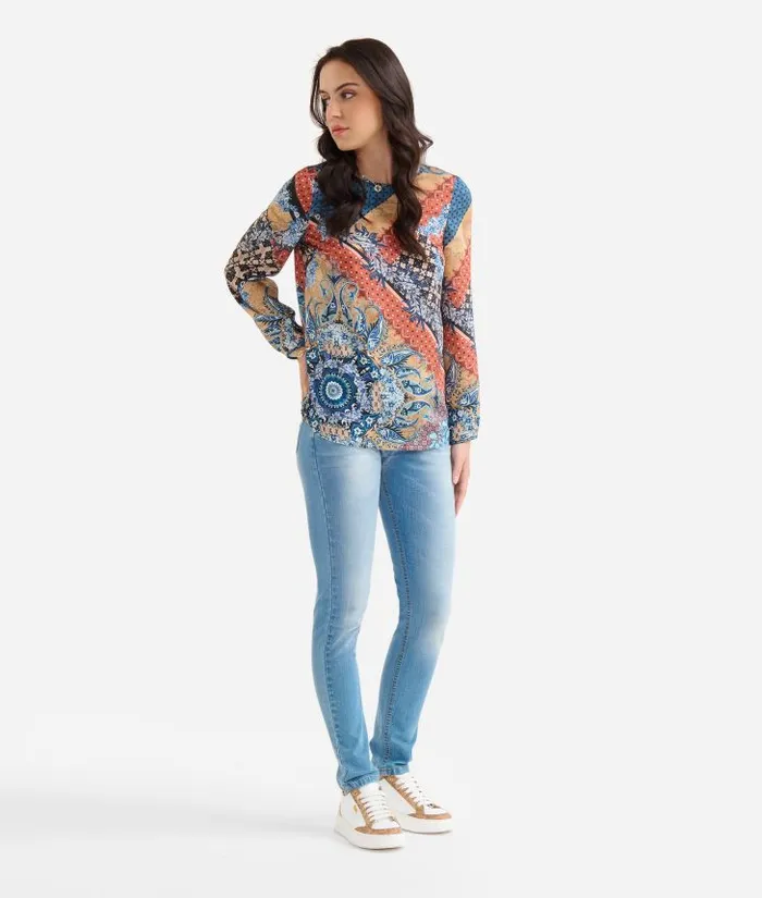 Woman Knitwears Shirts and Tops Alviero Martini Geo Patchwork Foulard Basic Twill Blouse Blue Woman Knitwears Shirts and Tops Alviero Martini Geo Patchwork Foulard Basic Twill Blouse Blue