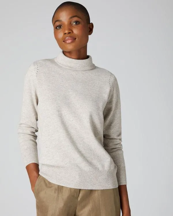Women 007 Long Sleeve Mock Neck Cashmere JumperIn Sand Brown Sand Brown NPeal Turtle Necks