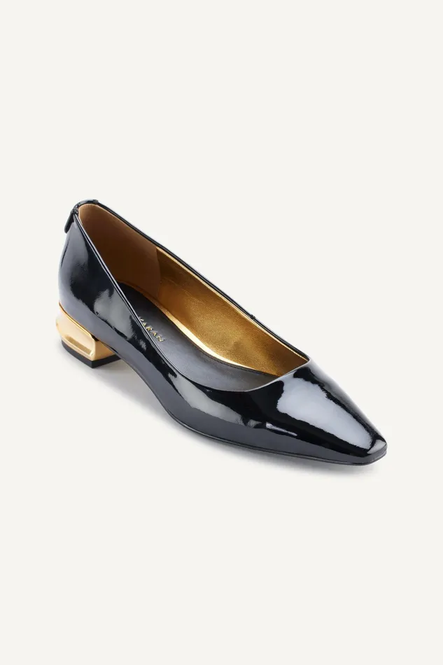 Women Flats And Loafers Donna Karan SAVITA POINTED FLAT Black