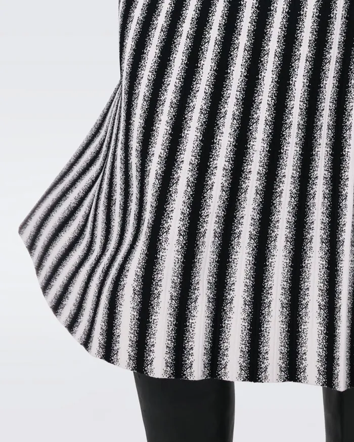Women Soho Knit Skirt Knitsun Pleats Black And Ivory DVF Skirts