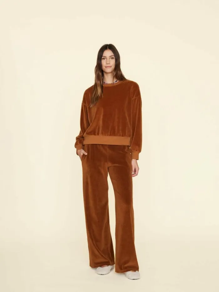 Xirena Brown Sugar Mavis Velour Sweatpant Women Sweats and Tees