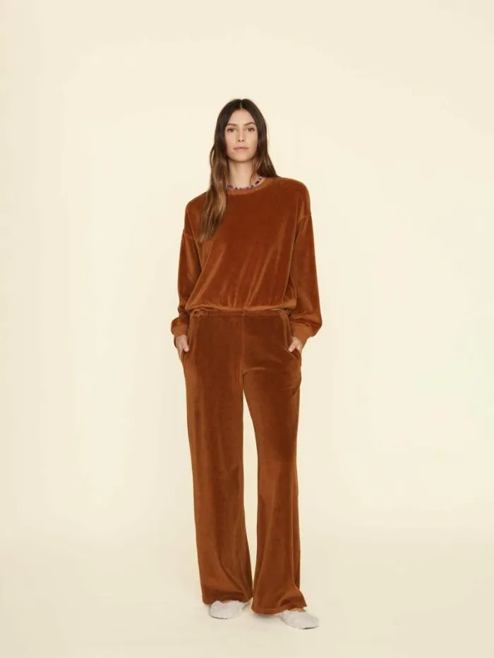 Xirena Brown Sugar Mavis Velour Sweatpant Women Sweats and Tees